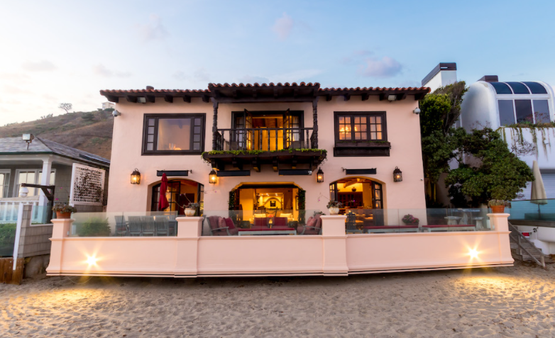 房地产梦想家罗伯特·里瓦尼以 1955 万美元的价格购买亿万富翁的排屋
