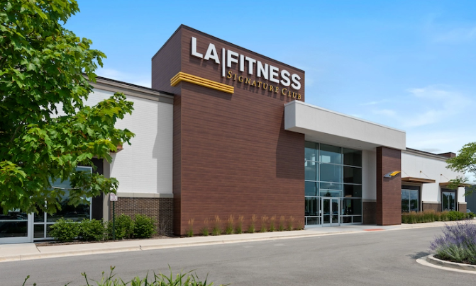 Mid-America Real Estate Corporation出售位于Westmont的LA Fitness