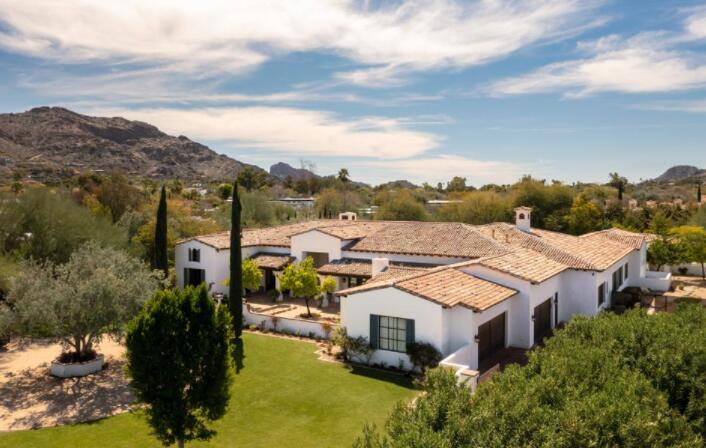 亚利桑那州中部一处圣巴巴拉风格的房产要价750万美元